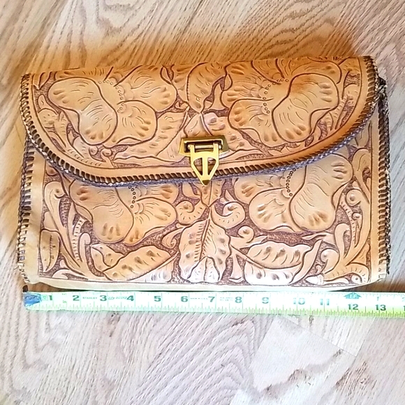 Vintage 1970s Boho Tooled Leather Flowers and Leaves Clutch Handbag - Picture 11 of 16